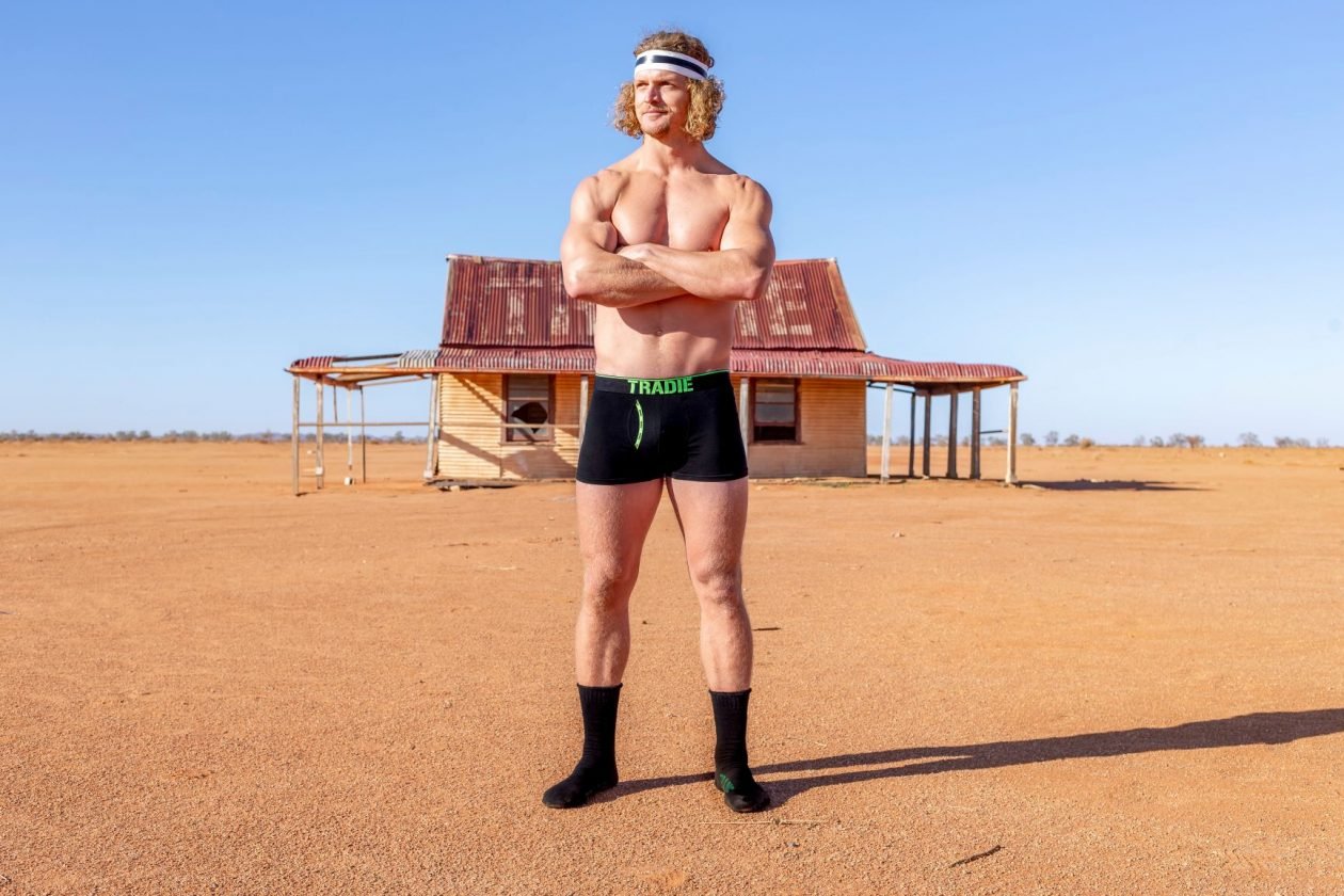 THE HONEY BADGER GETS FOOTLOOSE IN TRADIE’S NEW BAMBOO SOCKS IN LATEST SPOT VIA THE INCUBATOR